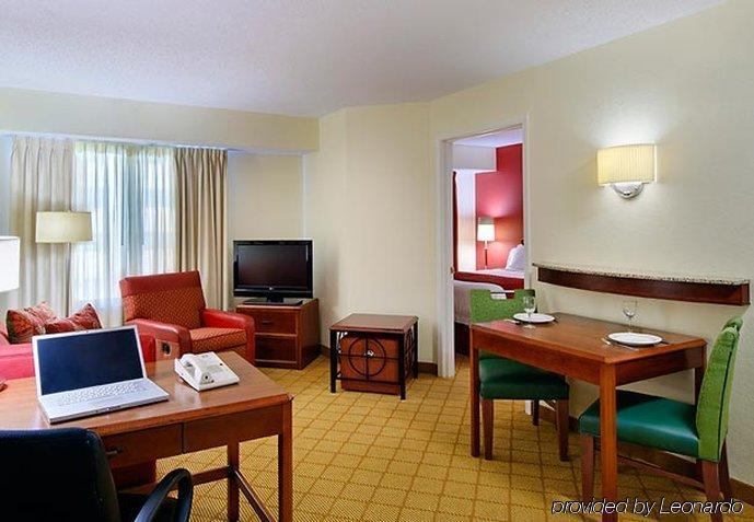 Residence Inn Charlotte Southpark מראה חיצוני תמונה